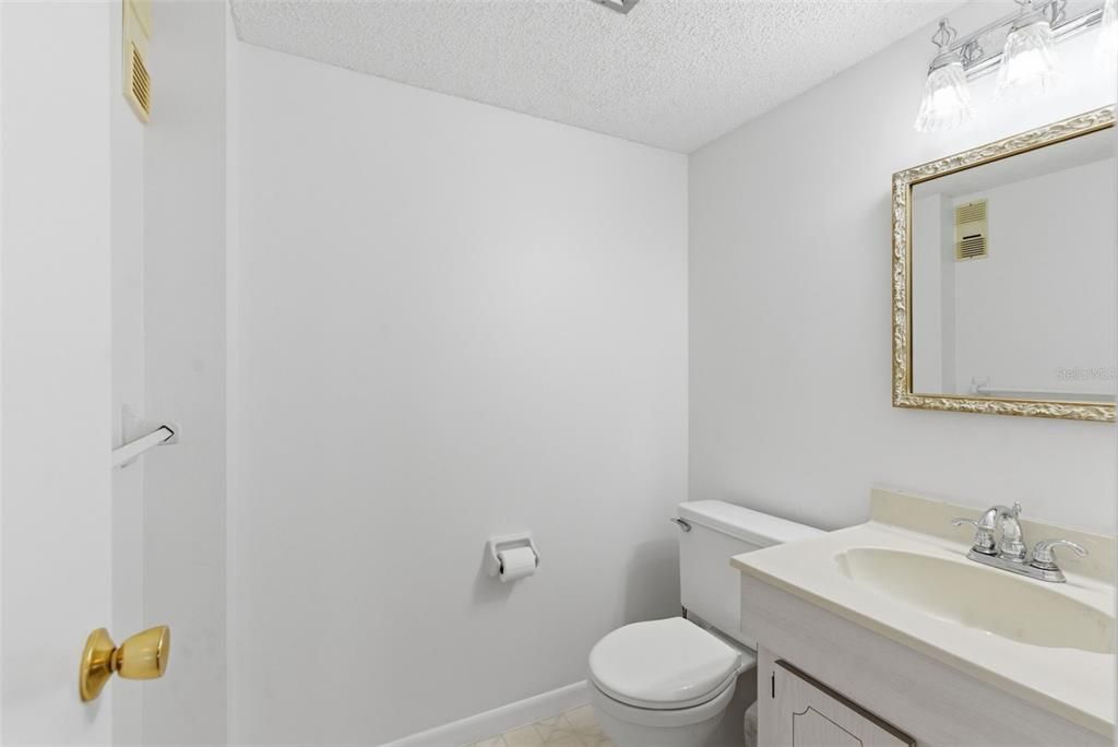 For Sale: $450,000 (3 beds, 2 baths, 1700 Square Feet)