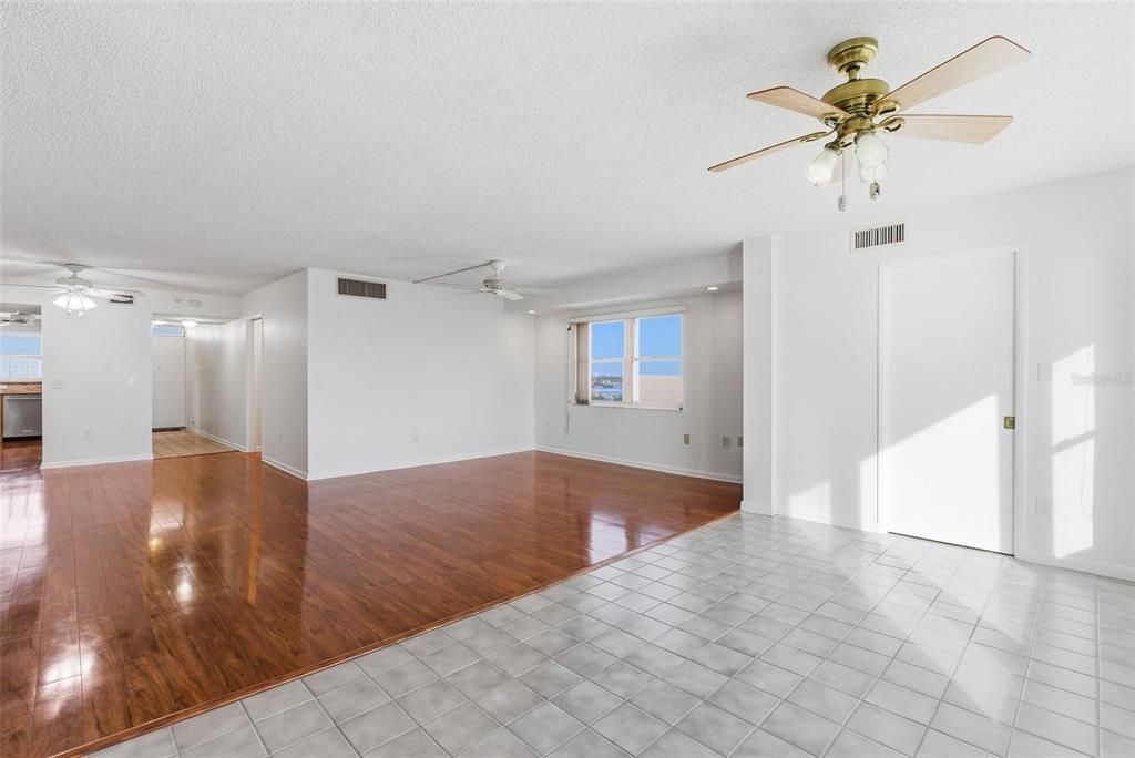 For Sale: $450,000 (3 beds, 2 baths, 1700 Square Feet)
