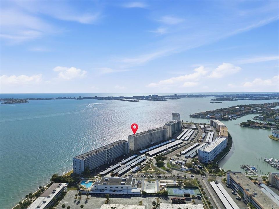 For Sale: $450,000 (3 beds, 2 baths, 1700 Square Feet)