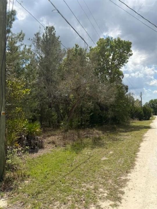 En Venta: $100,000 (1.04 acres)