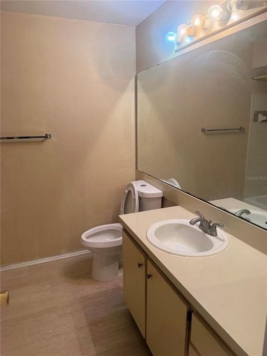 For Rent: $1,200 (1 beds, 1 baths, 660 Square Feet)