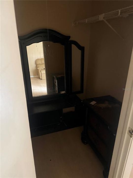 For Rent: $1,200 (1 beds, 1 baths, 660 Square Feet)