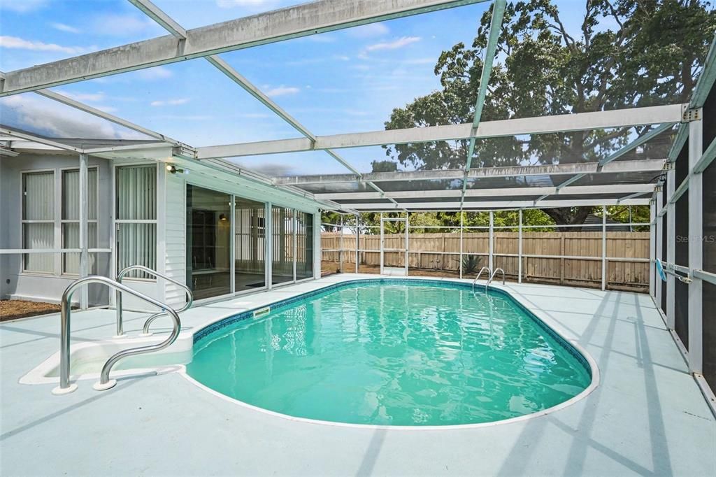 Active With Contract: $299,900 (3 beds, 2 baths, 1412 Square Feet)