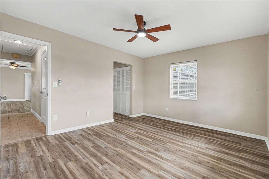 Active With Contract: $299,900 (3 beds, 2 baths, 1412 Square Feet)
