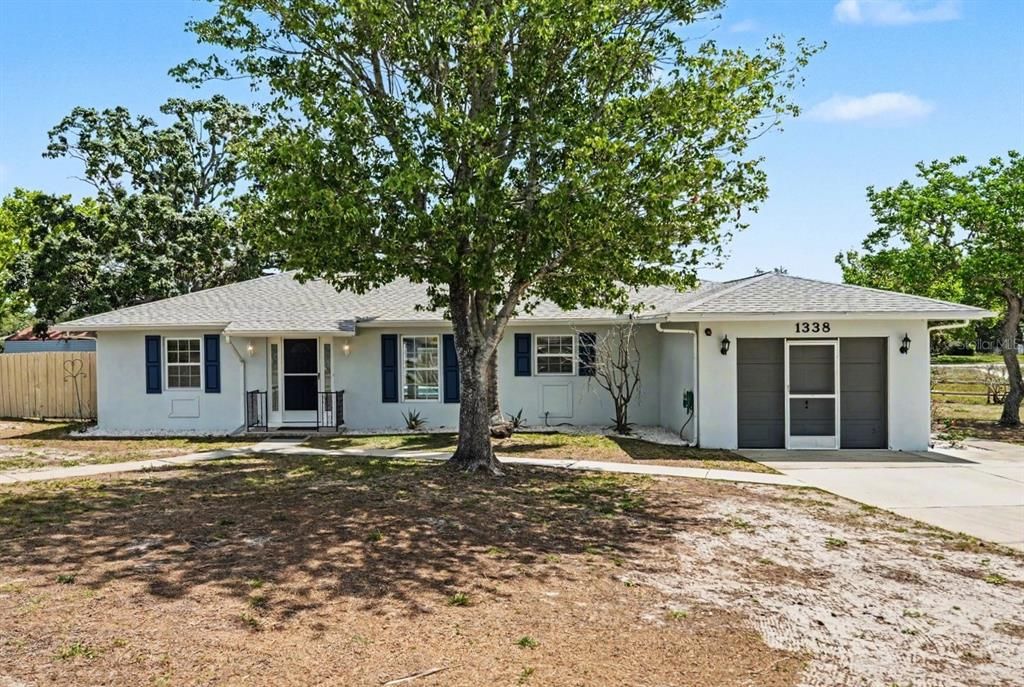 Active With Contract: $299,900 (3 beds, 2 baths, 1412 Square Feet)