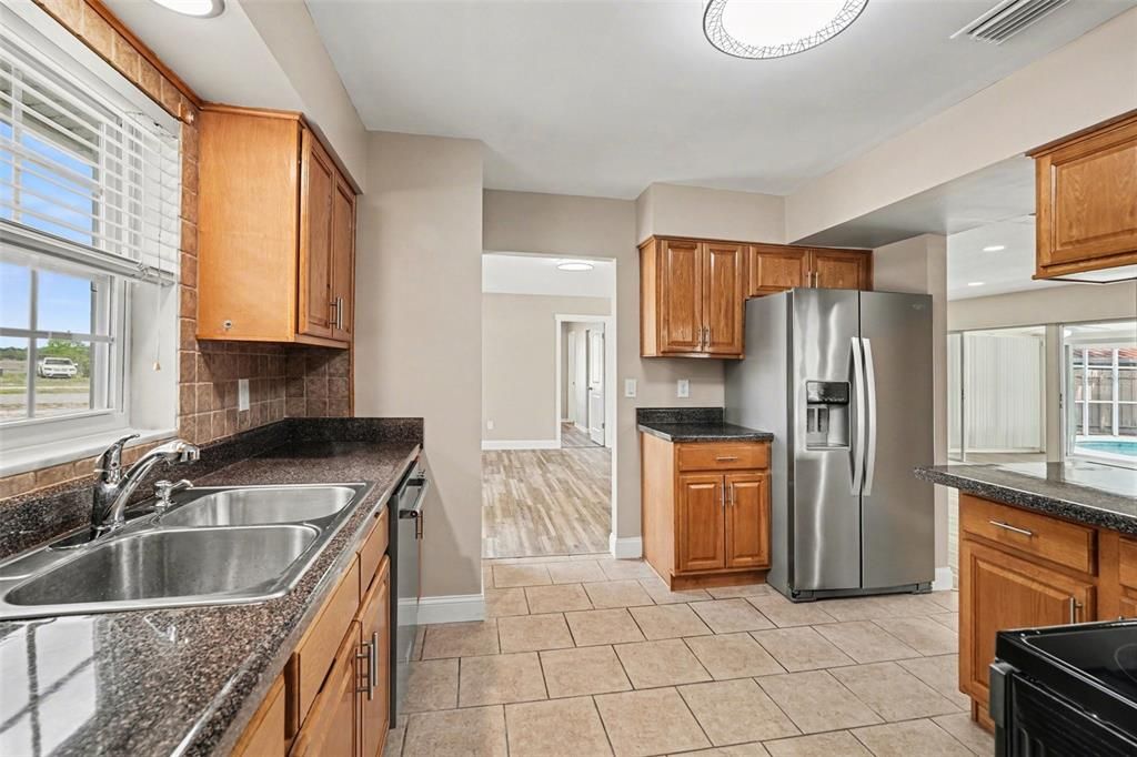 Active With Contract: $299,900 (3 beds, 2 baths, 1412 Square Feet)
