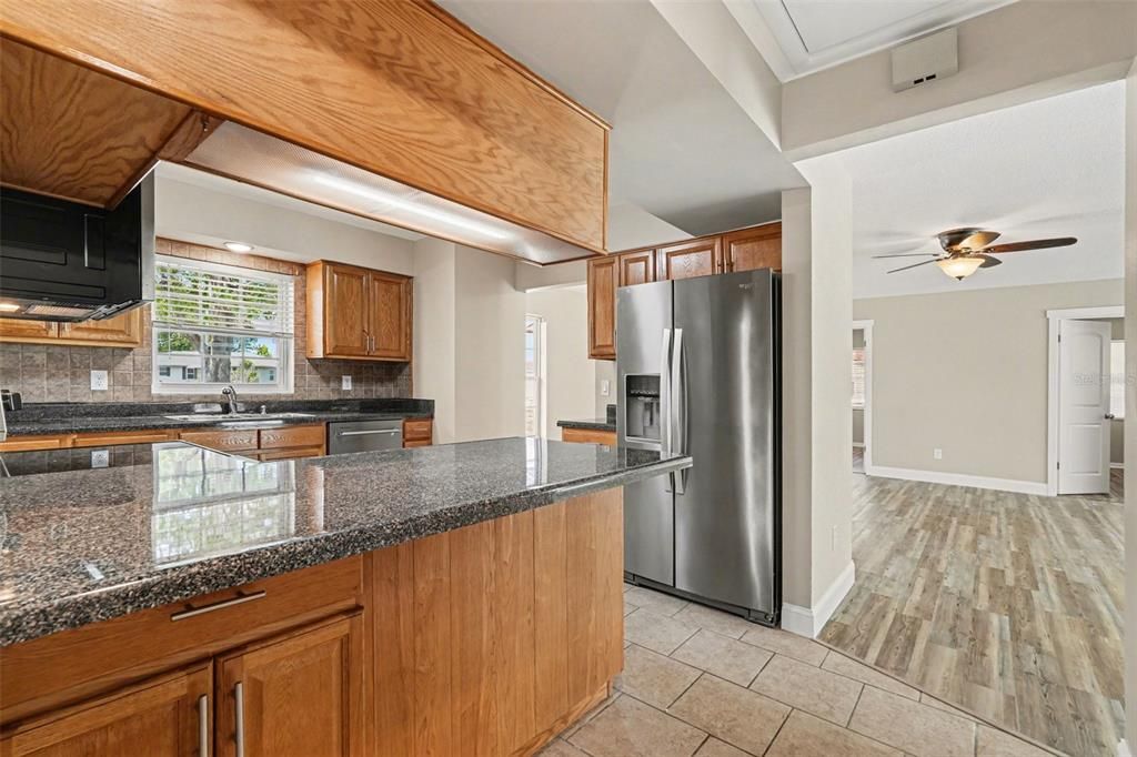 Active With Contract: $299,900 (3 beds, 2 baths, 1412 Square Feet)