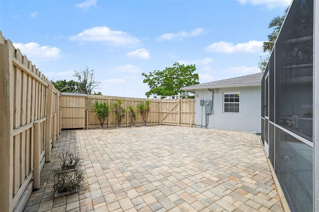 Active With Contract: $299,900 (3 beds, 2 baths, 1412 Square Feet)
