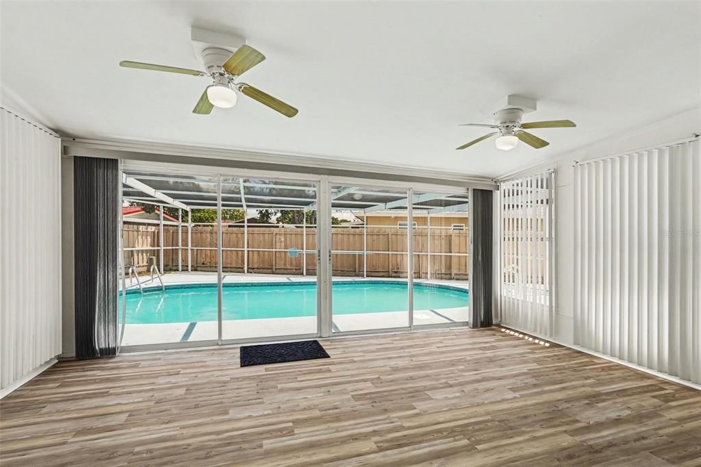 Active With Contract: $299,900 (3 beds, 2 baths, 1412 Square Feet)