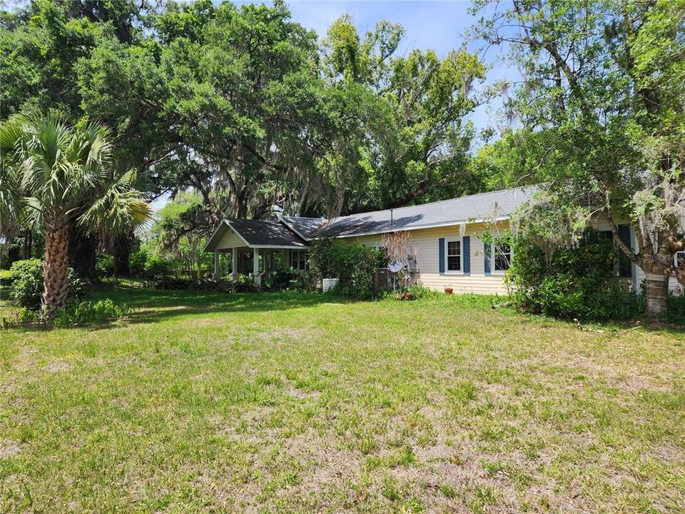 En Venta: $700,000 (3 camas, 3 baños, 2424 Pies cuadrados)