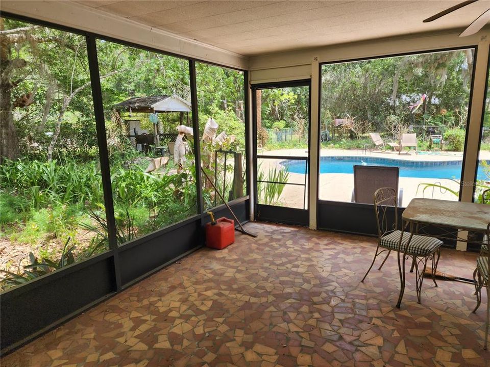 En Venta: $700,000 (3 camas, 3 baños, 2424 Pies cuadrados)