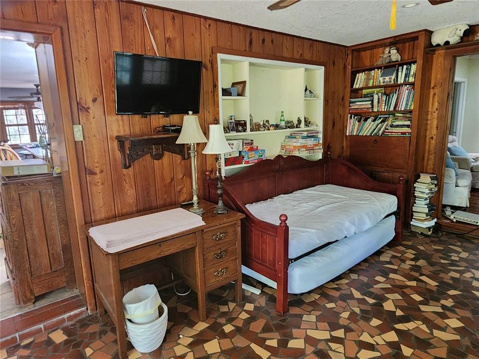 En Venta: $700,000 (3 camas, 3 baños, 2424 Pies cuadrados)