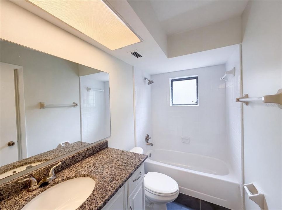 For Sale: $268,000 (2 beds, 1 baths, 953 Square Feet)