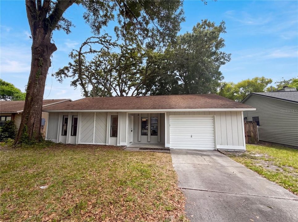 For Sale: $268,000 (2 beds, 1 baths, 953 Square Feet)