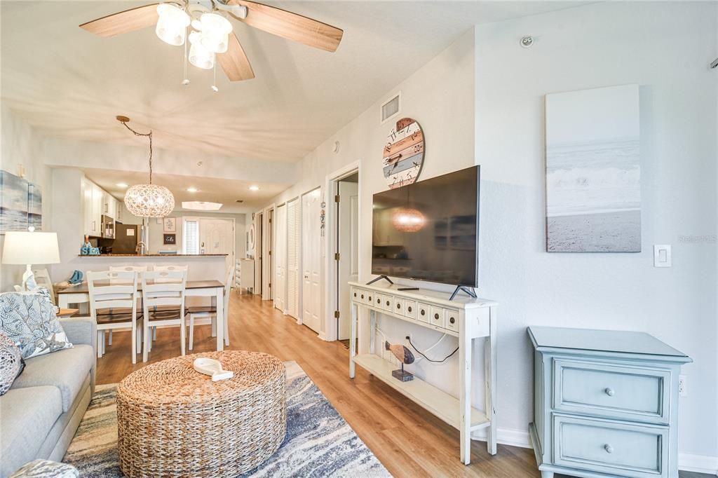 For Sale: $789,000 (2 beds, 2 baths, 870 Square Feet)