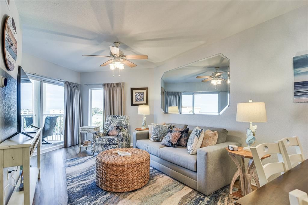 For Sale: $789,000 (2 beds, 2 baths, 870 Square Feet)
