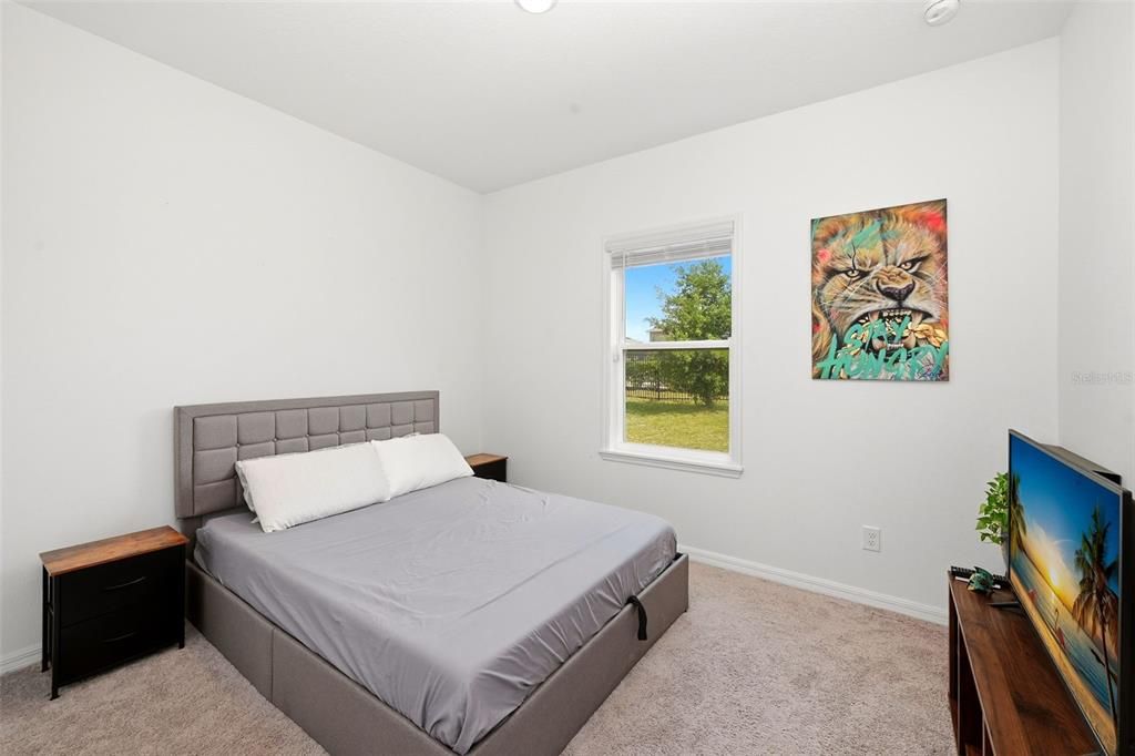 For Sale: $439,000 (5 beds, 3 baths, 2804 Square Feet)