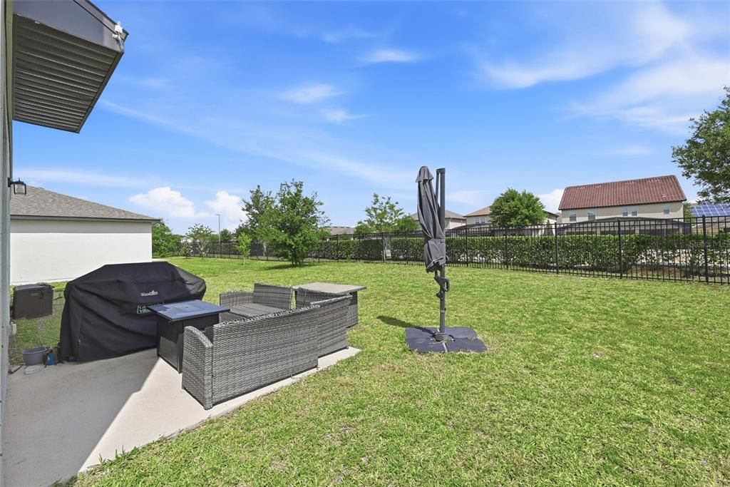 For Sale: $439,000 (5 beds, 3 baths, 2804 Square Feet)