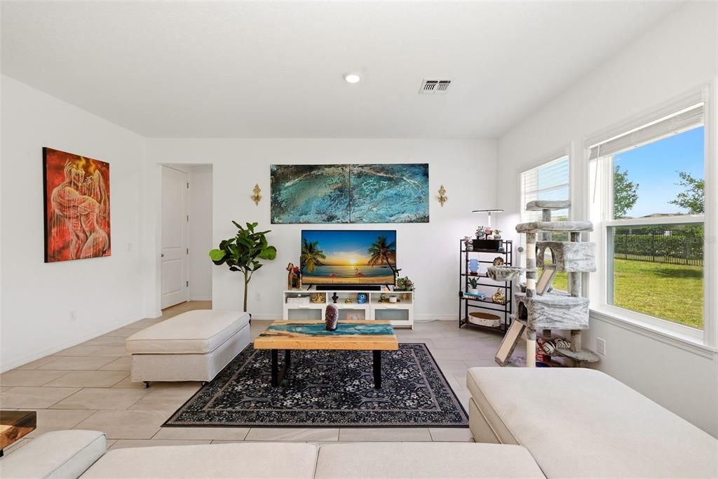 For Sale: $439,000 (5 beds, 3 baths, 2804 Square Feet)