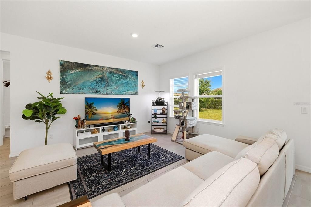 For Sale: $439,000 (5 beds, 3 baths, 2804 Square Feet)