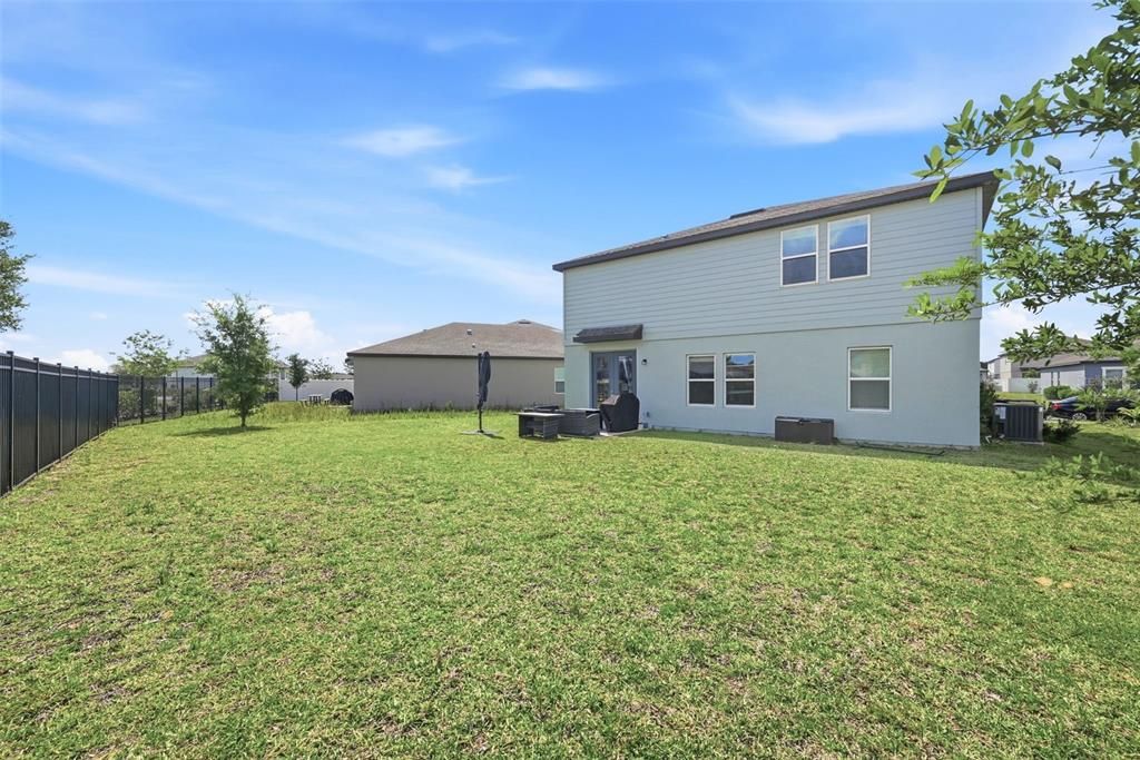 For Sale: $439,000 (5 beds, 3 baths, 2804 Square Feet)