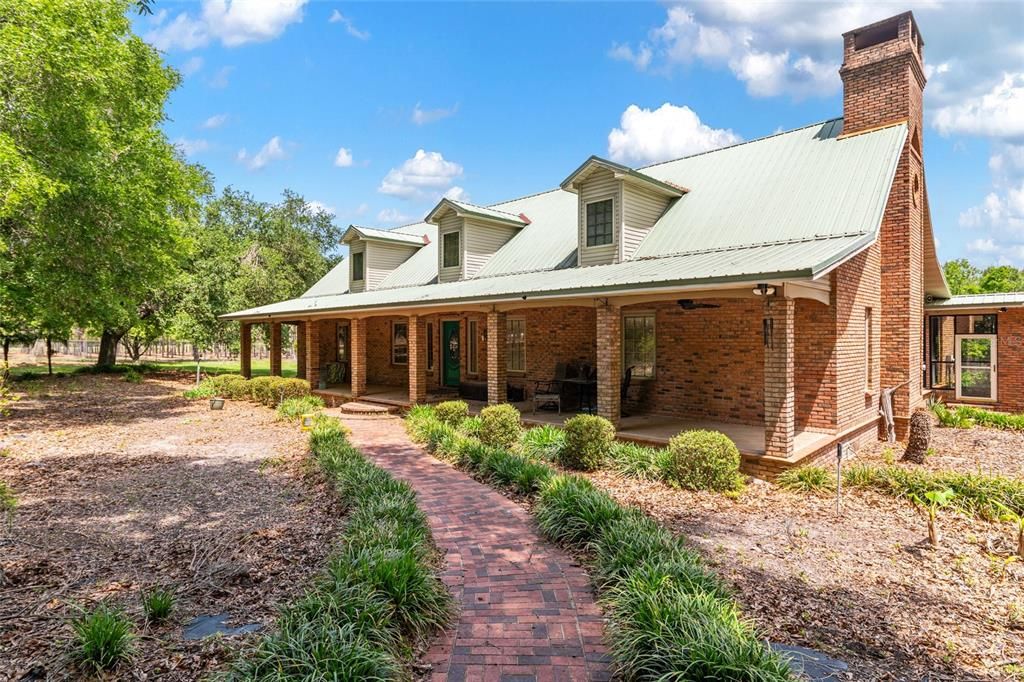 Recently Sold: $795,000 (3 beds, 3 baths, 4411 Square Feet)