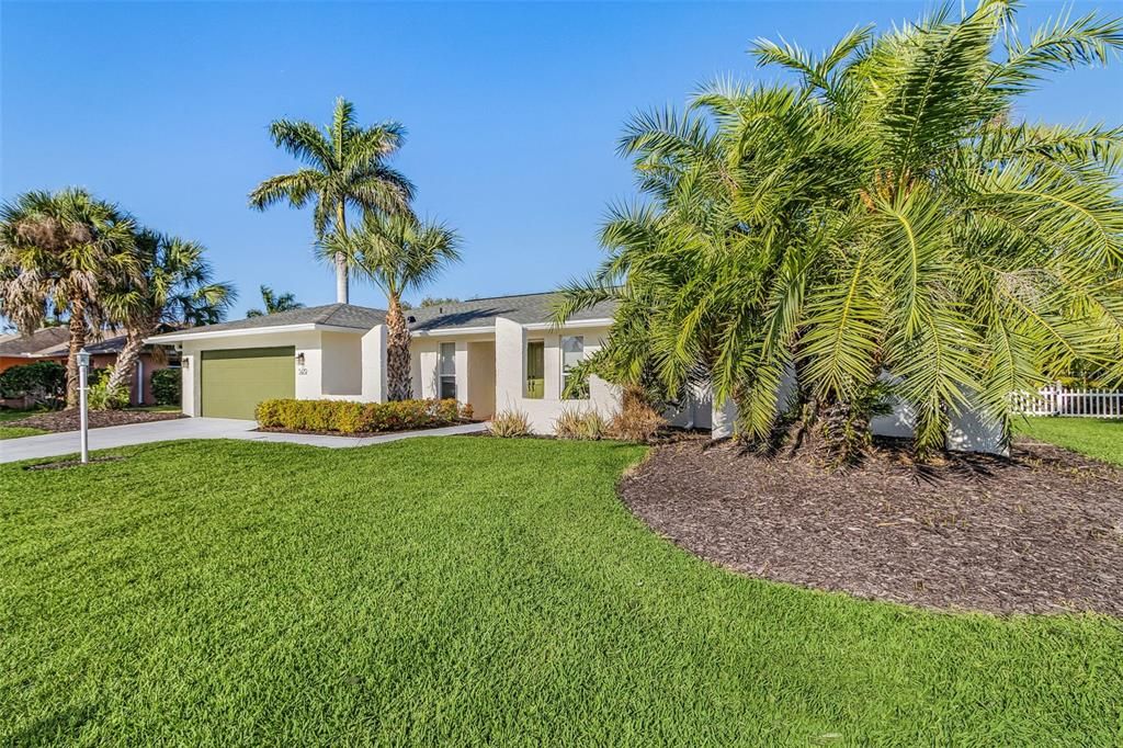 For Sale: $635,000 (3 beds, 3 baths, 2388 Square Feet)