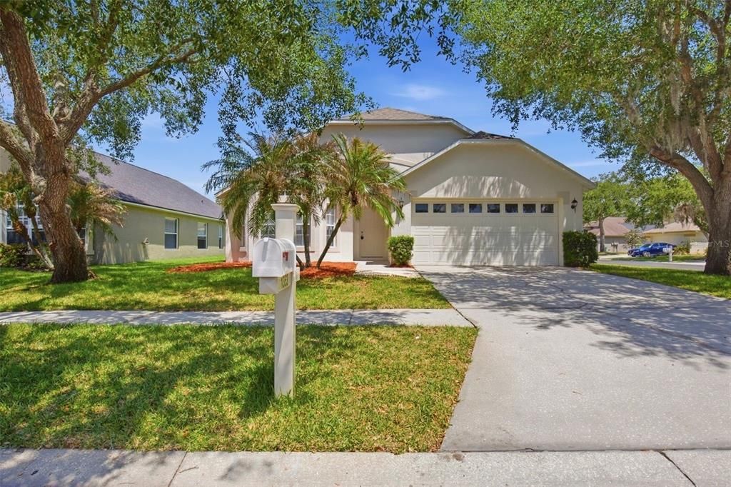 For Sale: $369,900 (3 beds, 2 baths, 1888 Square Feet)