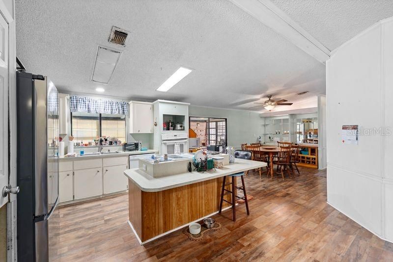 En Venta: $169,000 (3 camas, 2 baños, 1592 Pies cuadrados)