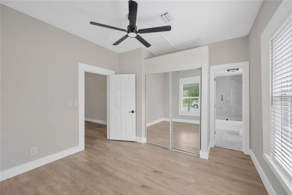 Active With Contract: $299,000 (3 beds, 2 baths, 1051 Square Feet)