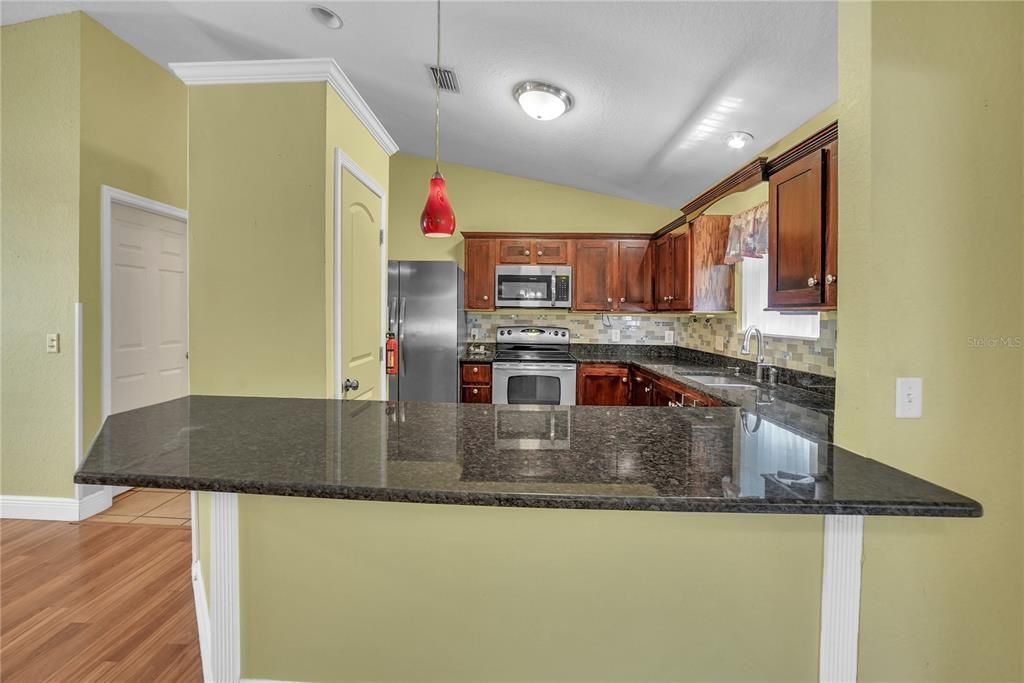 For Sale: $300,000 (3 beds, 2 baths, 1392 Square Feet)
