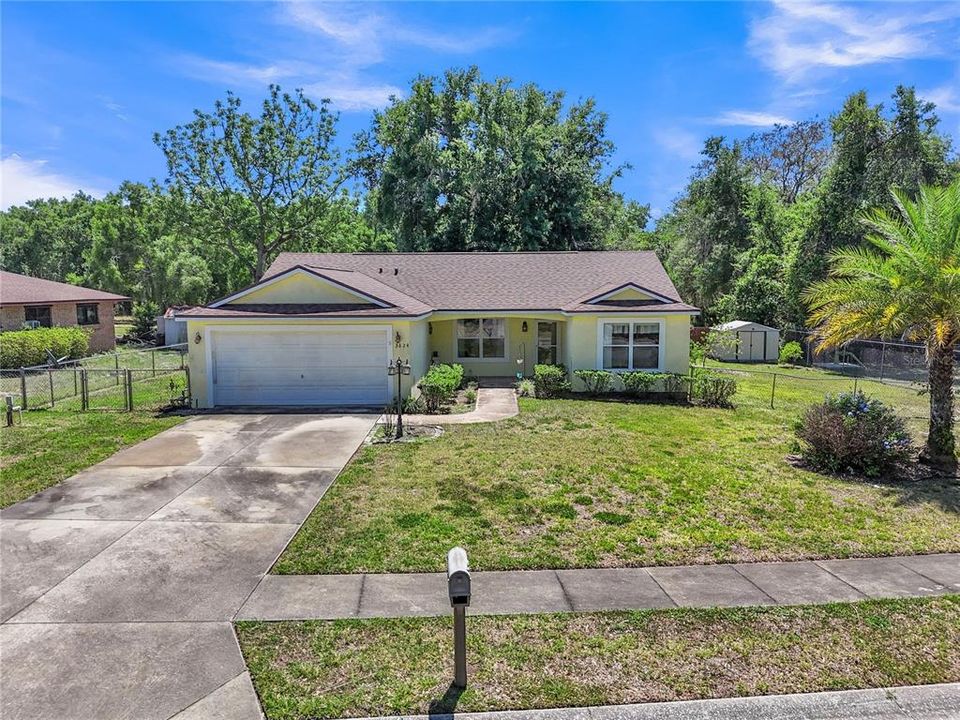 For Sale: $300,000 (3 beds, 2 baths, 1392 Square Feet)
