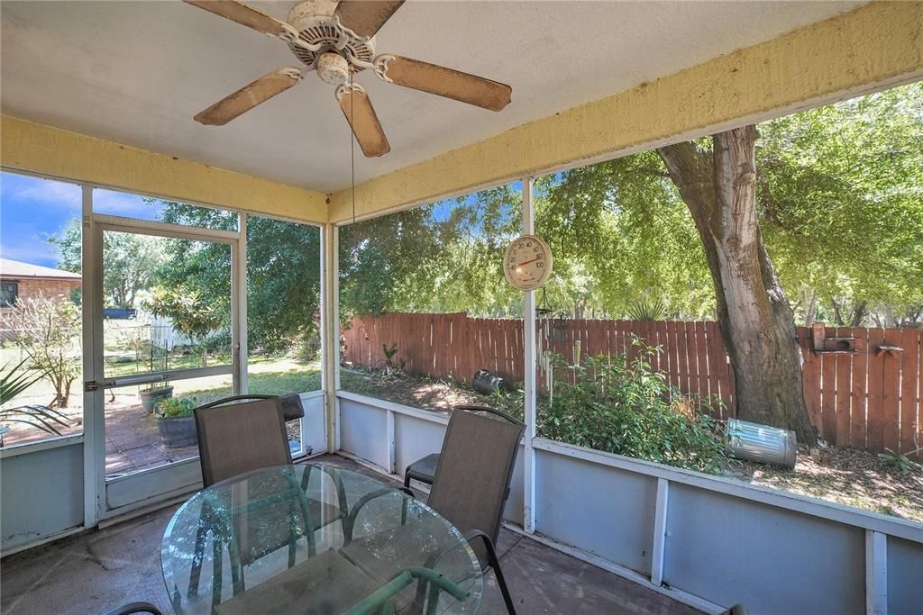 For Sale: $300,000 (3 beds, 2 baths, 1392 Square Feet)