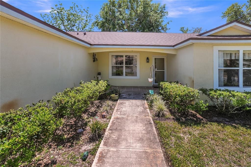 For Sale: $300,000 (3 beds, 2 baths, 1392 Square Feet)