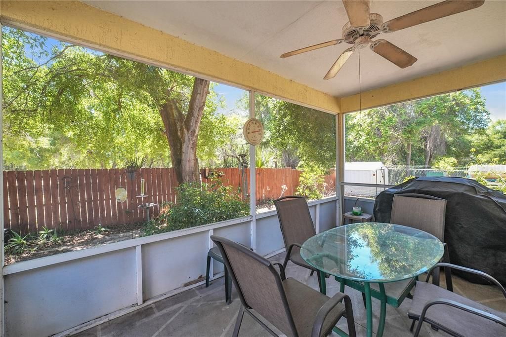 For Sale: $300,000 (3 beds, 2 baths, 1392 Square Feet)