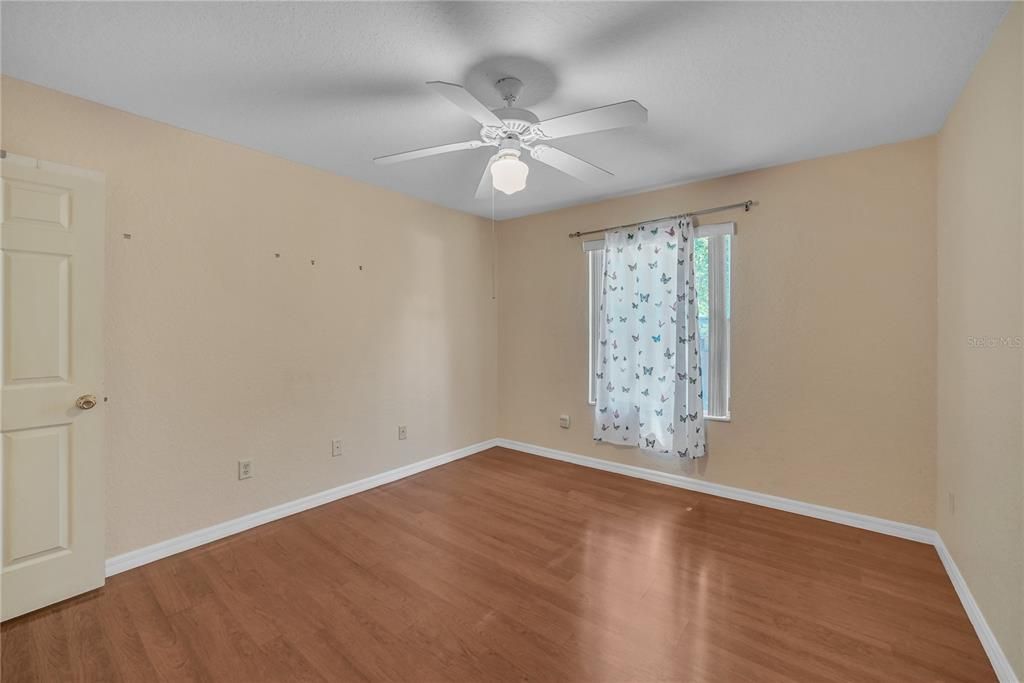 For Sale: $300,000 (3 beds, 2 baths, 1392 Square Feet)
