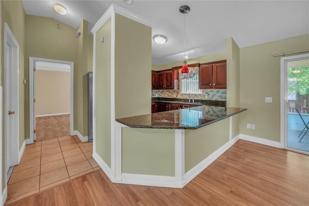 For Sale: $300,000 (3 beds, 2 baths, 1392 Square Feet)