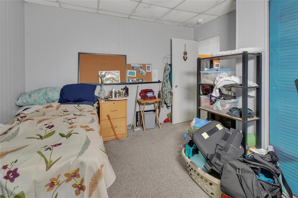 For Sale: $174,900 (2 beds, 1 baths, 896 Square Feet)