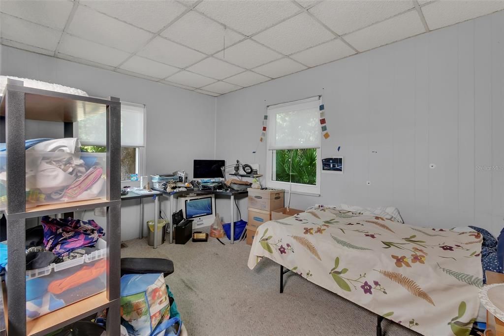 For Sale: $174,900 (2 beds, 1 baths, 896 Square Feet)