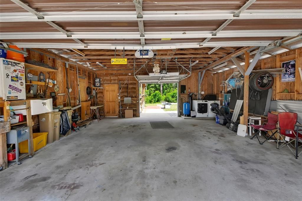 For Sale: $174,900 (2 beds, 1 baths, 896 Square Feet)