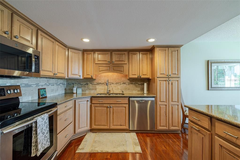 For Sale: $429,000 (2 beds, 2 baths, 1640 Square Feet)
