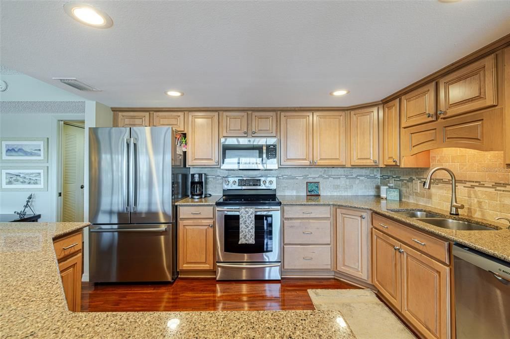 For Sale: $429,000 (2 beds, 2 baths, 1640 Square Feet)