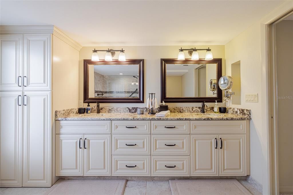 For Sale: $429,000 (2 beds, 2 baths, 1640 Square Feet)