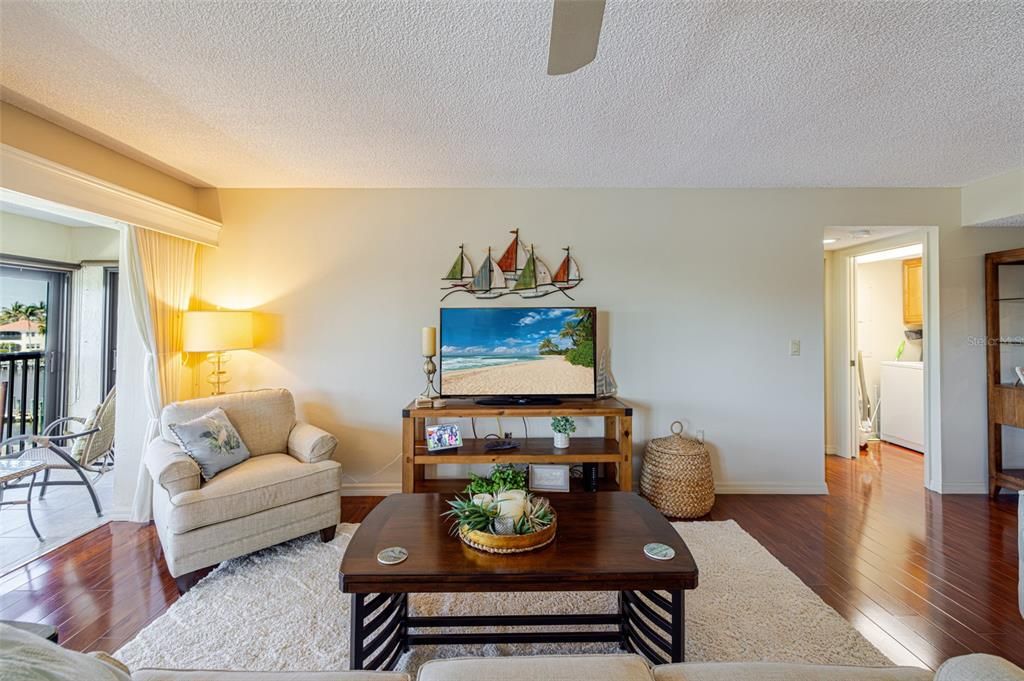 For Sale: $429,000 (2 beds, 2 baths, 1640 Square Feet)