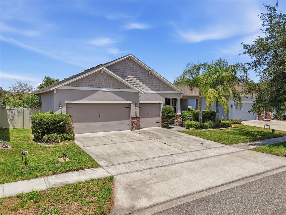 Active With Contract: $494,000 (4 beds, 3 baths, 2762 Square Feet)