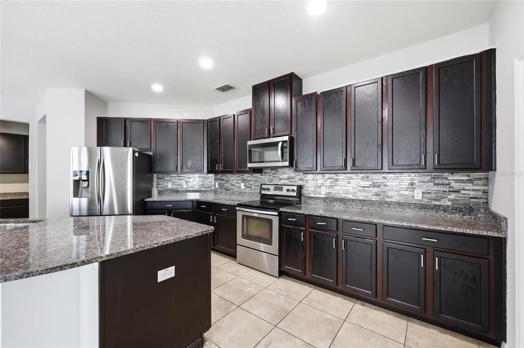 Active With Contract: $494,000 (4 beds, 3 baths, 2762 Square Feet)