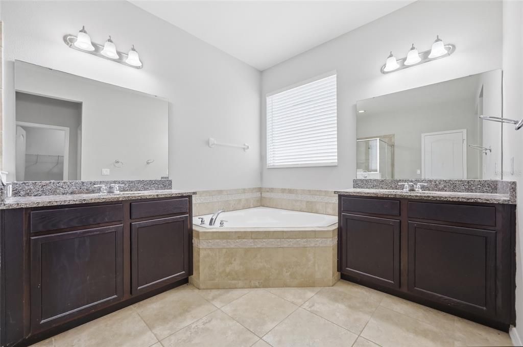 Active With Contract: $494,000 (4 beds, 3 baths, 2762 Square Feet)