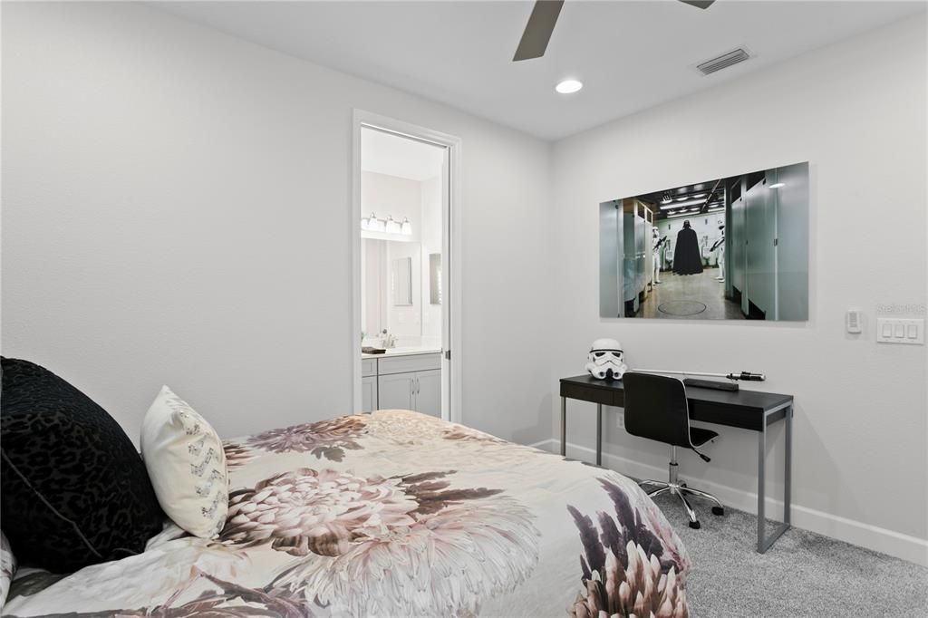 For Sale: $1,695,000 (5 beds, 5 baths, 4289 Square Feet)