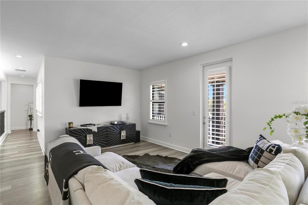 For Sale: $1,695,000 (5 beds, 5 baths, 4289 Square Feet)