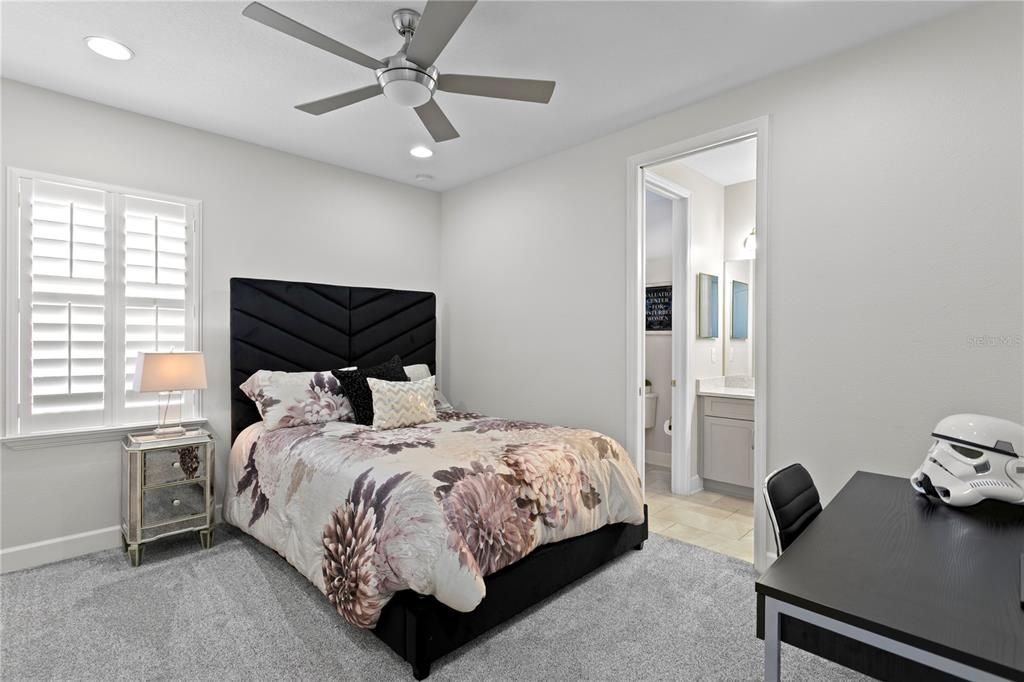 For Sale: $1,695,000 (5 beds, 5 baths, 4289 Square Feet)